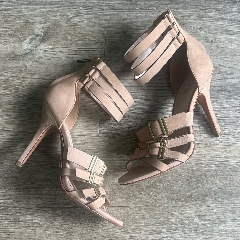 Pour La Victoire Heels - Like New